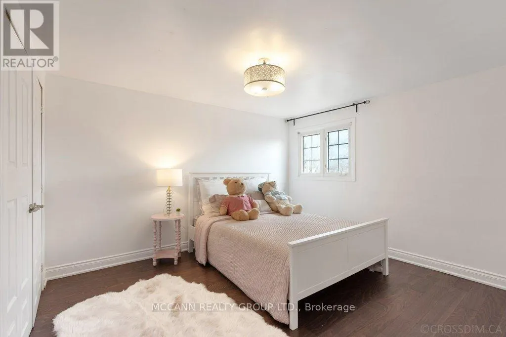 81 STIRLING CRESCENT