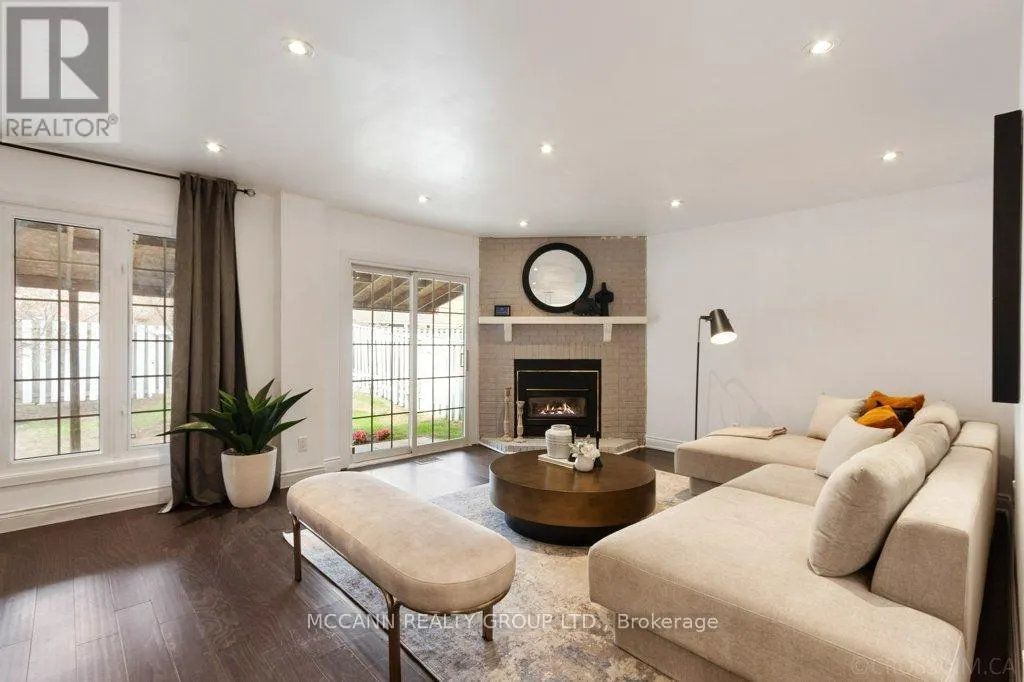 81 STIRLING CRESCENT