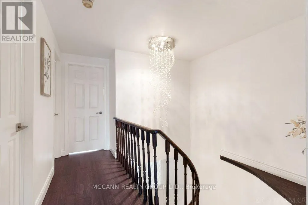 81 STIRLING CRESCENT