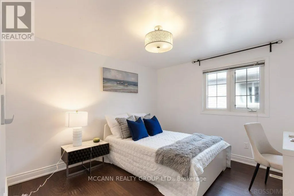 81 STIRLING CRESCENT