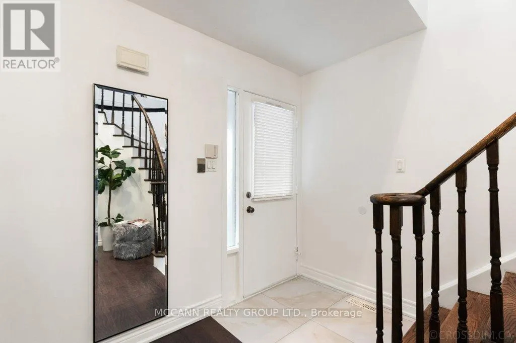 81 STIRLING CRESCENT