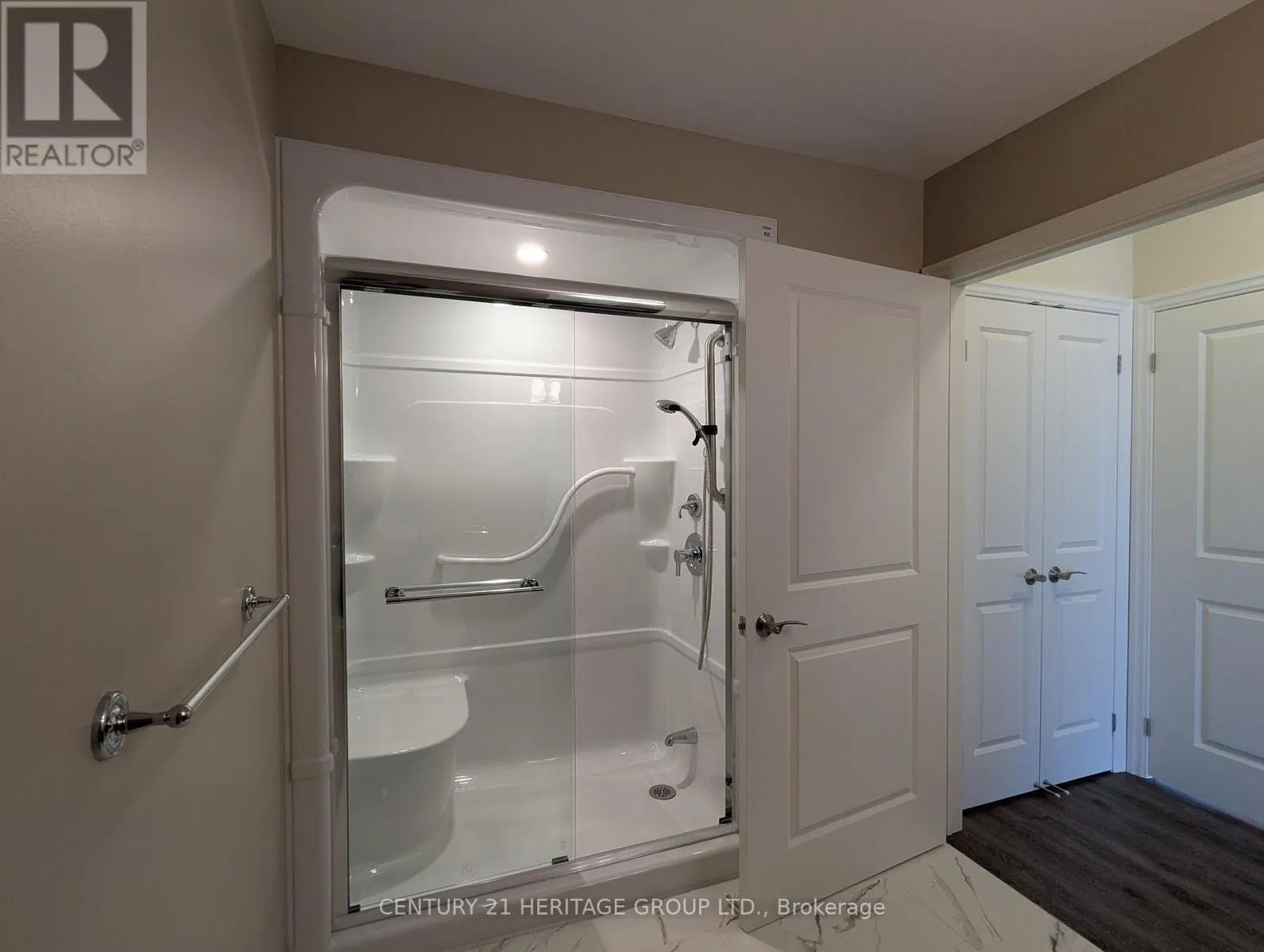 115 - 460 WILLIAM GRAHAM DRIVE
