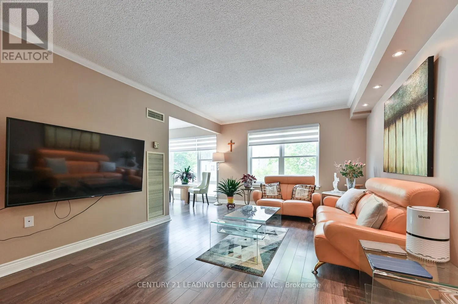 224 - 100 ANNA RUSSELL WAY