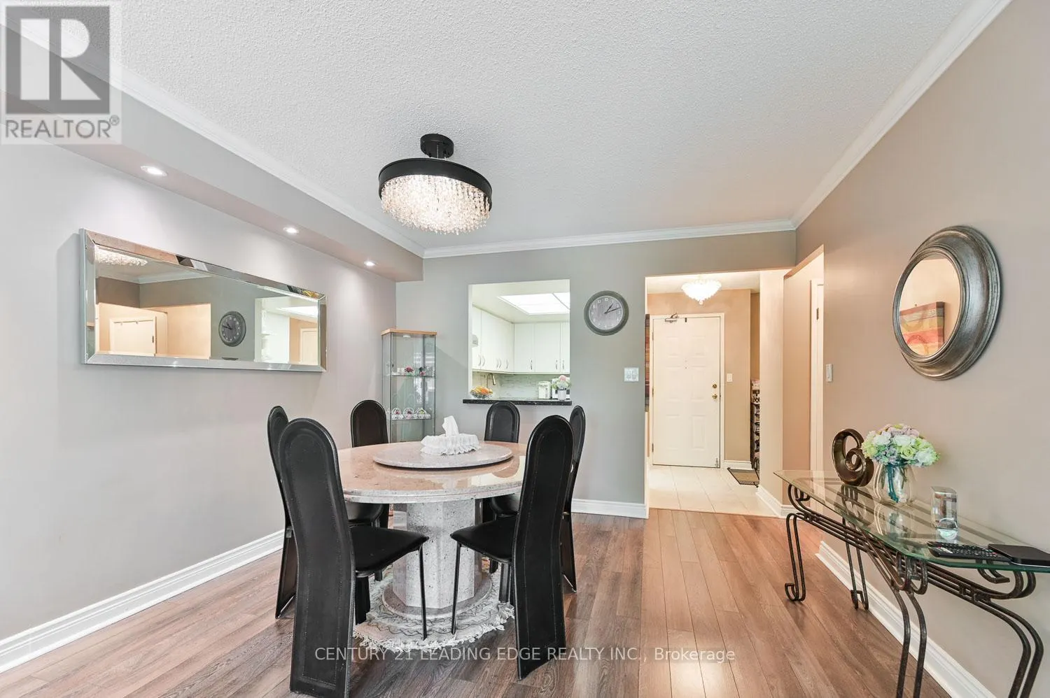 224 - 100 ANNA RUSSELL WAY
