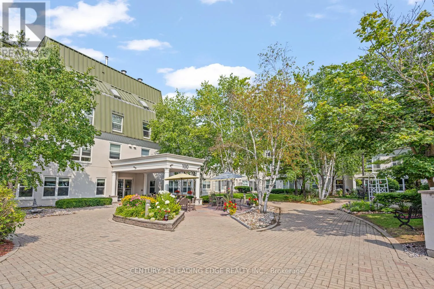 224 - 100 ANNA RUSSELL WAY