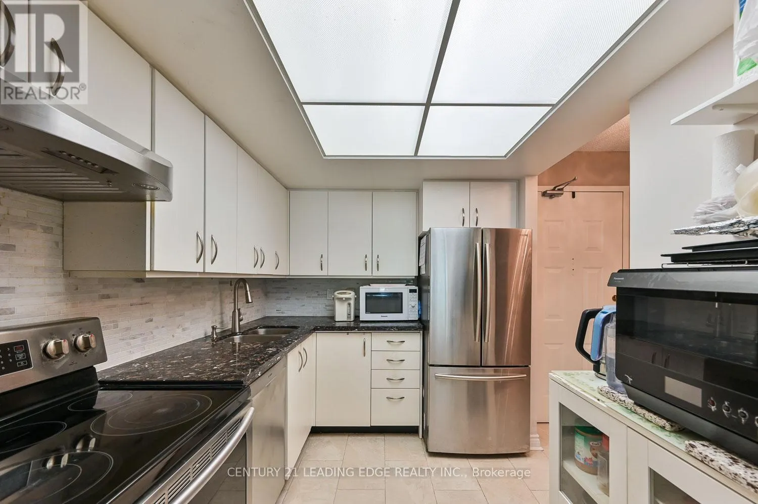 224 - 100 ANNA RUSSELL WAY
