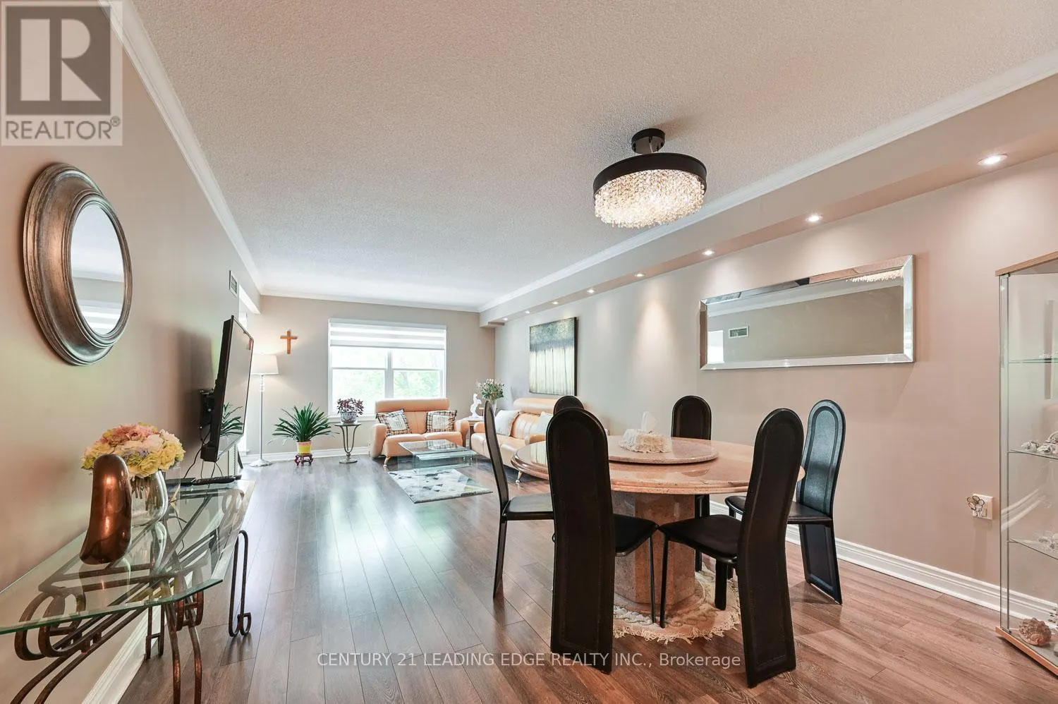 224 - 100 ANNA RUSSELL WAY