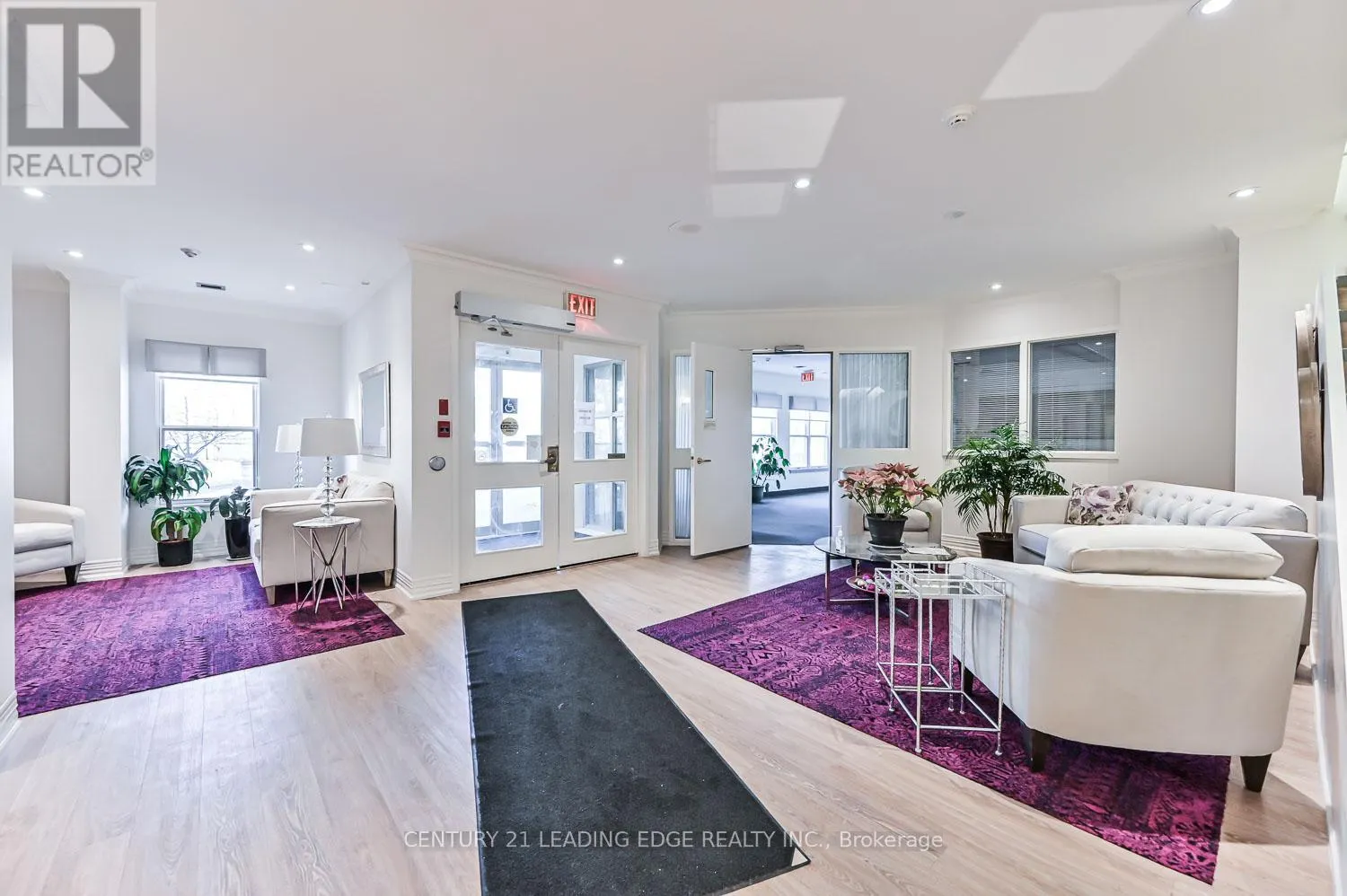 224 - 100 ANNA RUSSELL WAY