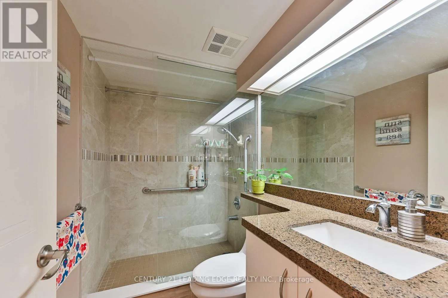 224 - 100 ANNA RUSSELL WAY