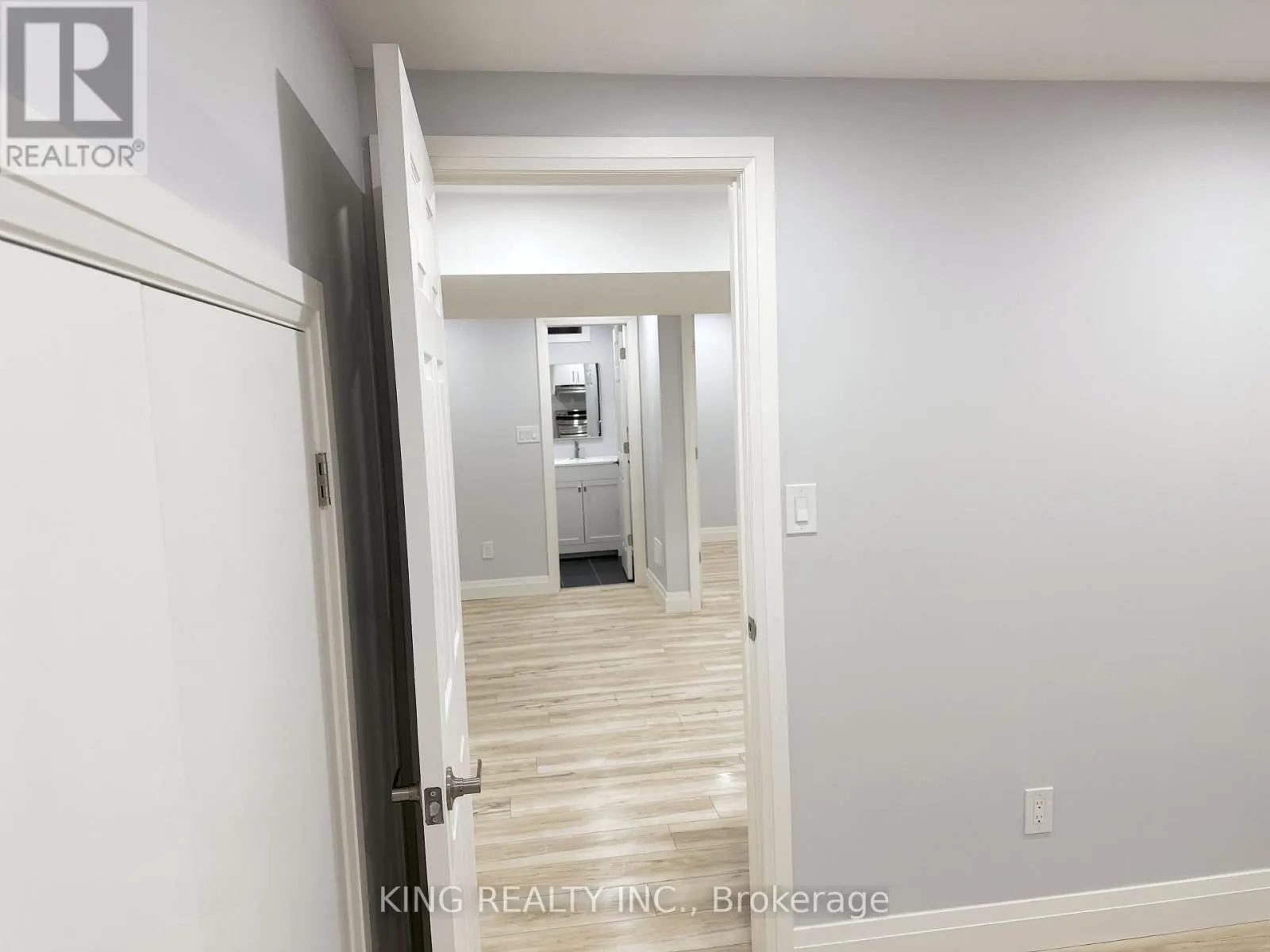 1012 BARTON WAY