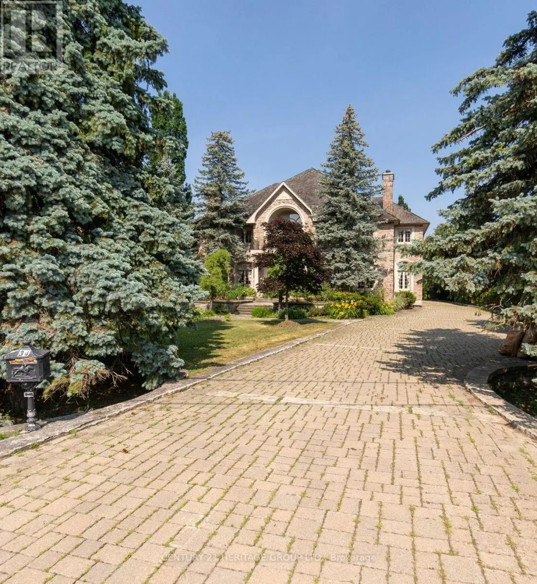 34 MARYVALE CRESCENT