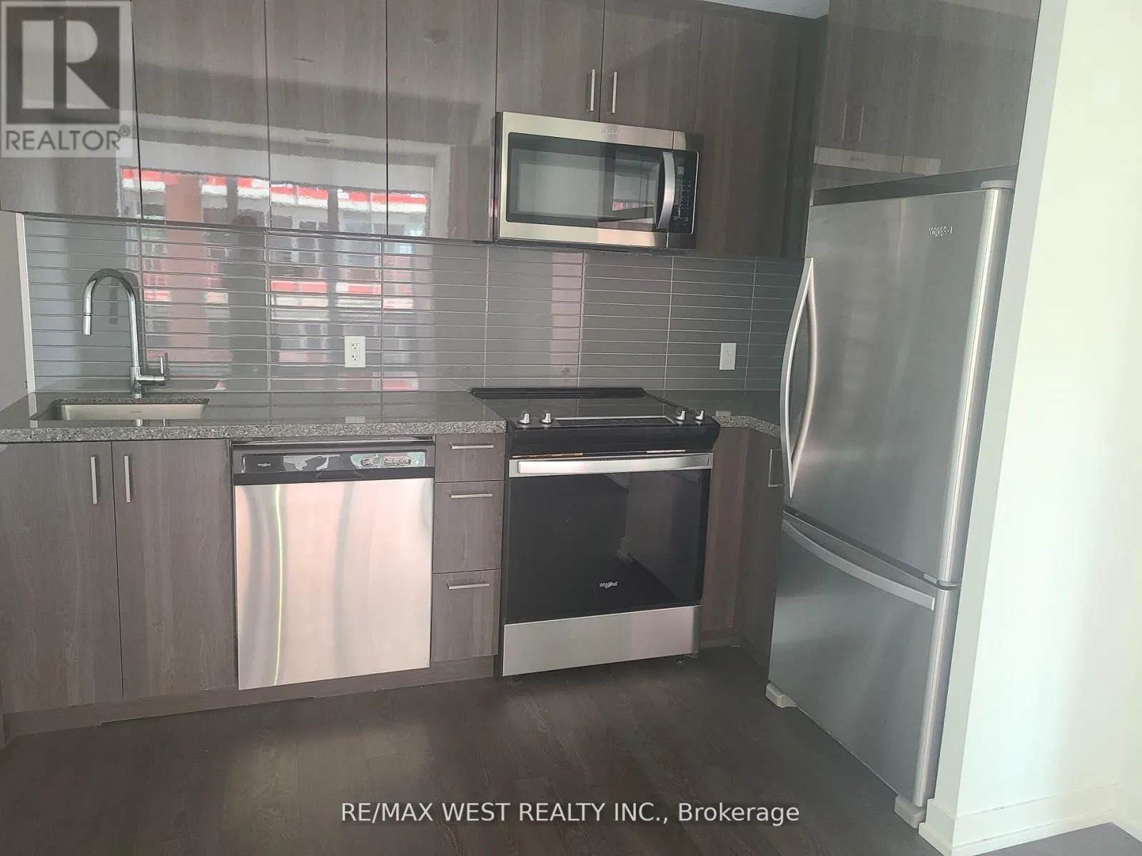 303W - 3 ROSEWATER STREET