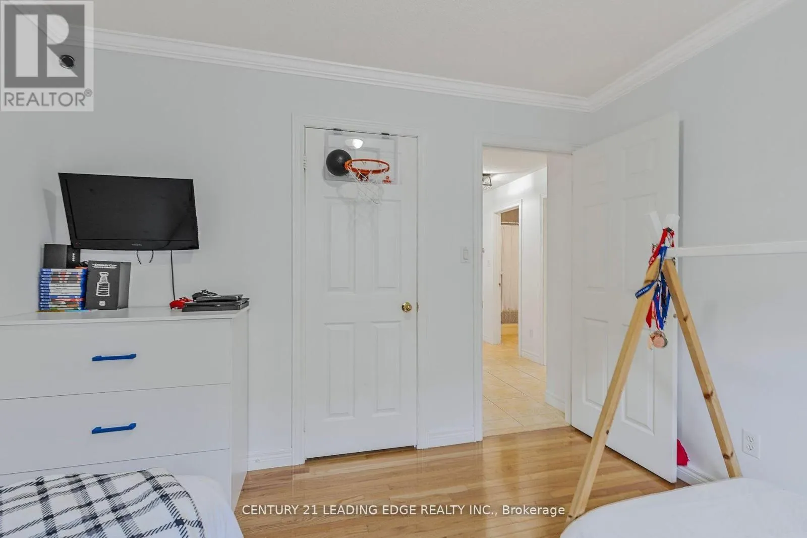 77 MAPLEWOOD AVENUE