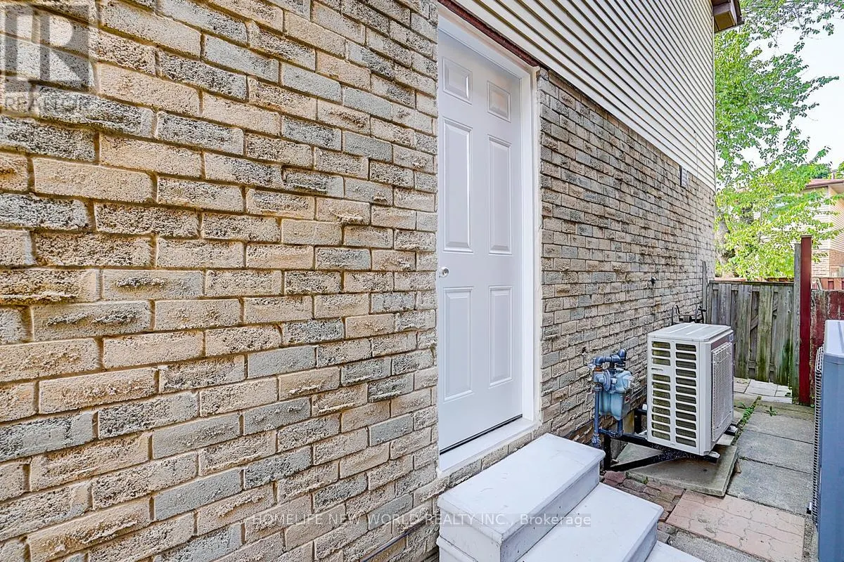 24 BARRINGTON CRESCENT