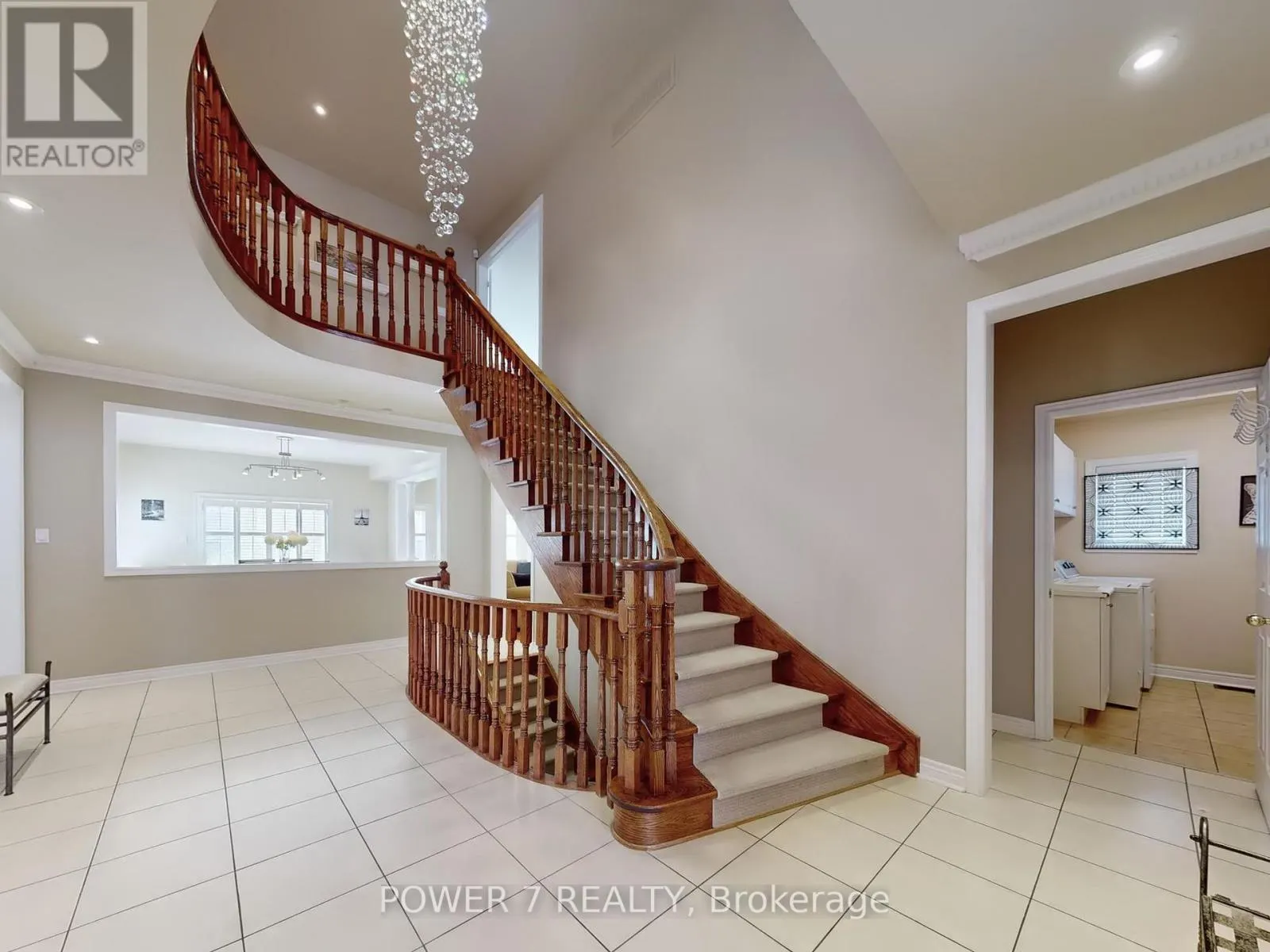8 MUMBERSON COURT