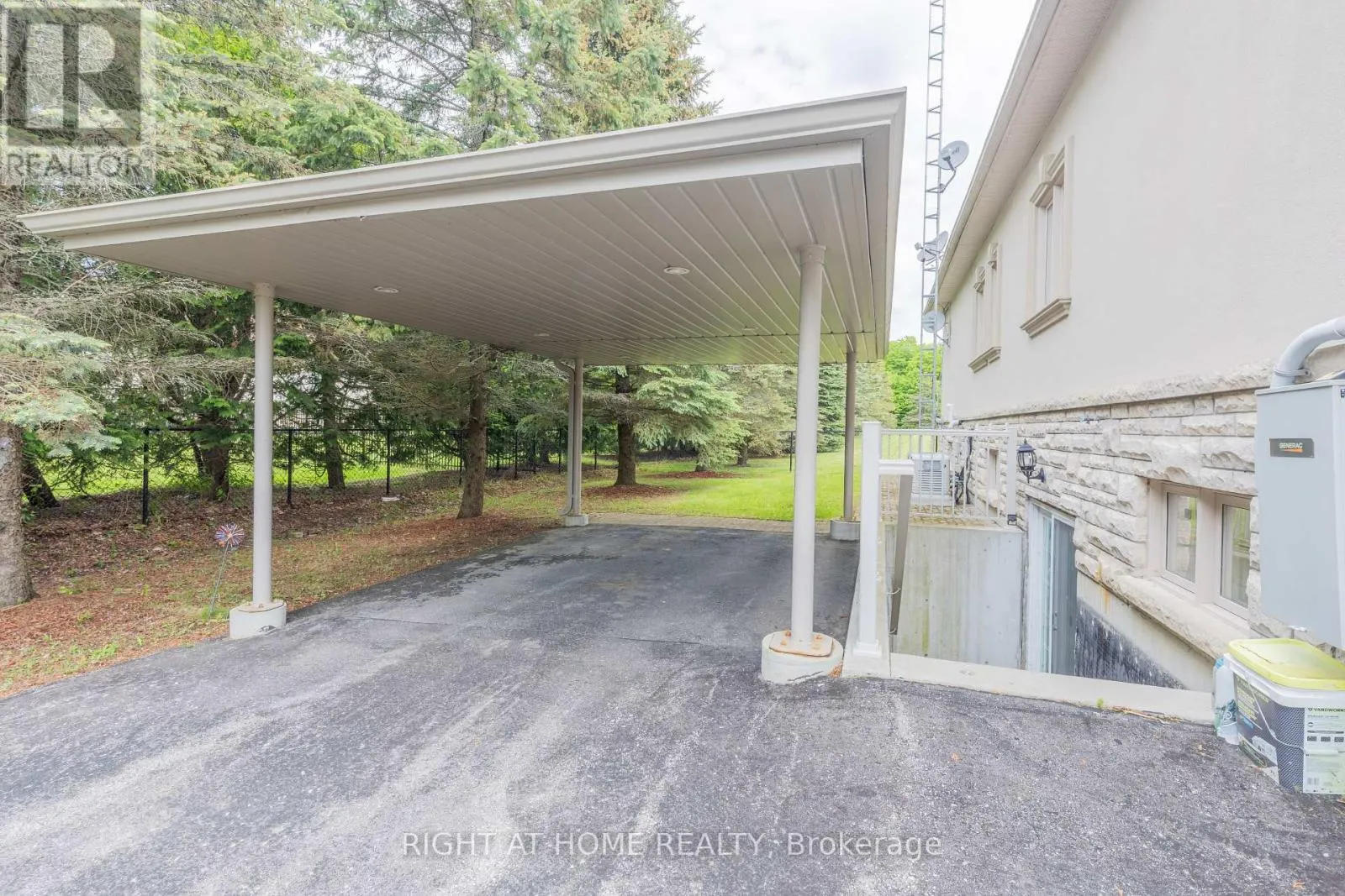 900 15TH SIDE ROAD