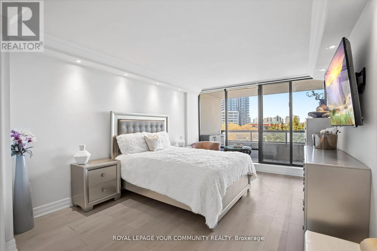 503 - 7420 BATHURST STREET