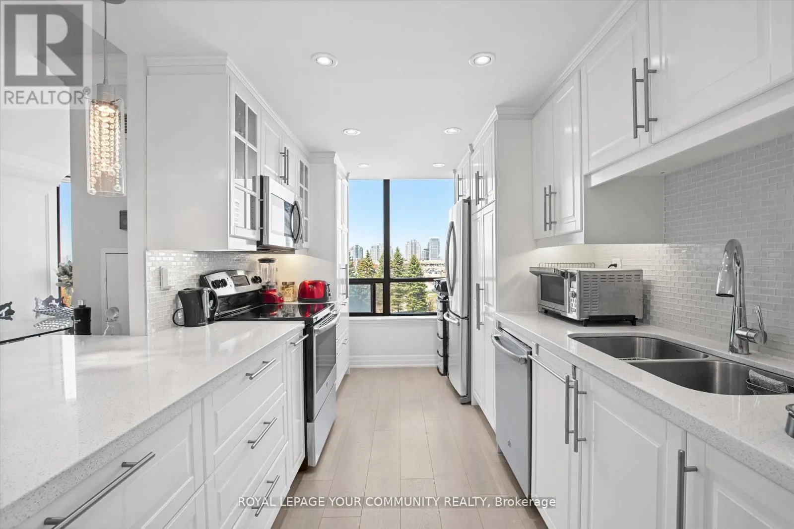503 - 7420 BATHURST STREET