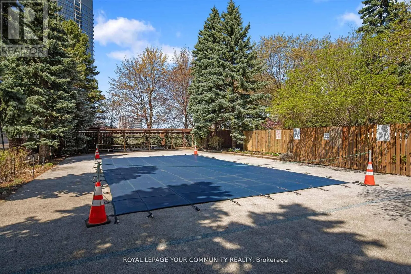 503 - 7420 BATHURST STREET