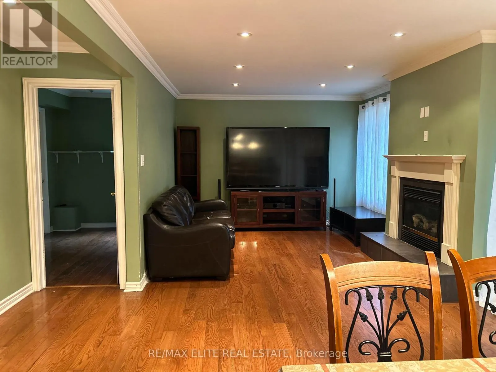 33 HAMILTON HALL DRIVE