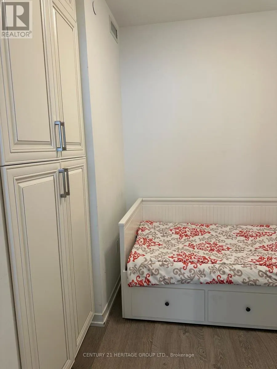 610E - 8868 YONGE STREET E