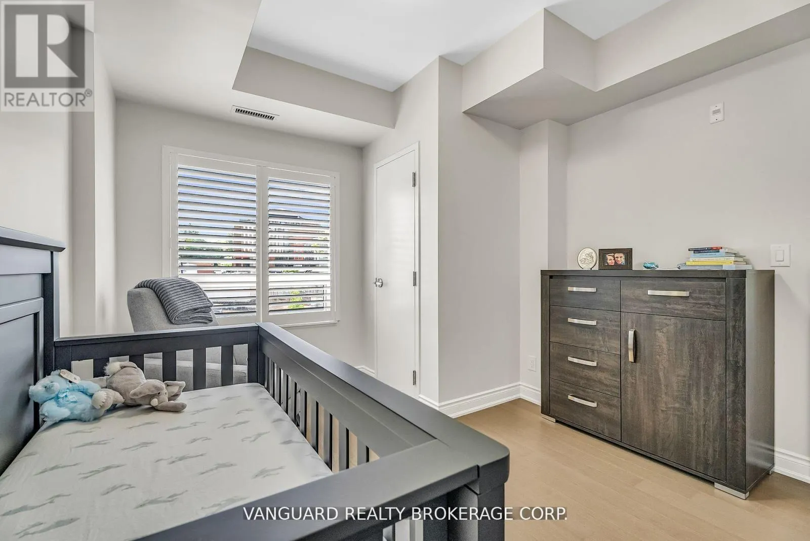 209 - 86 WOODBRIDGE AVENUE