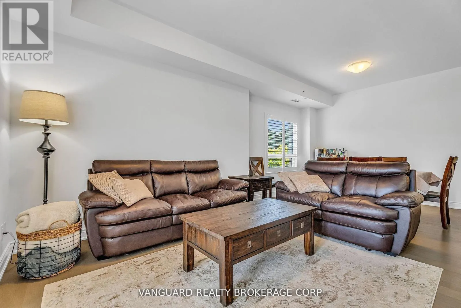 209 - 86 WOODBRIDGE AVENUE