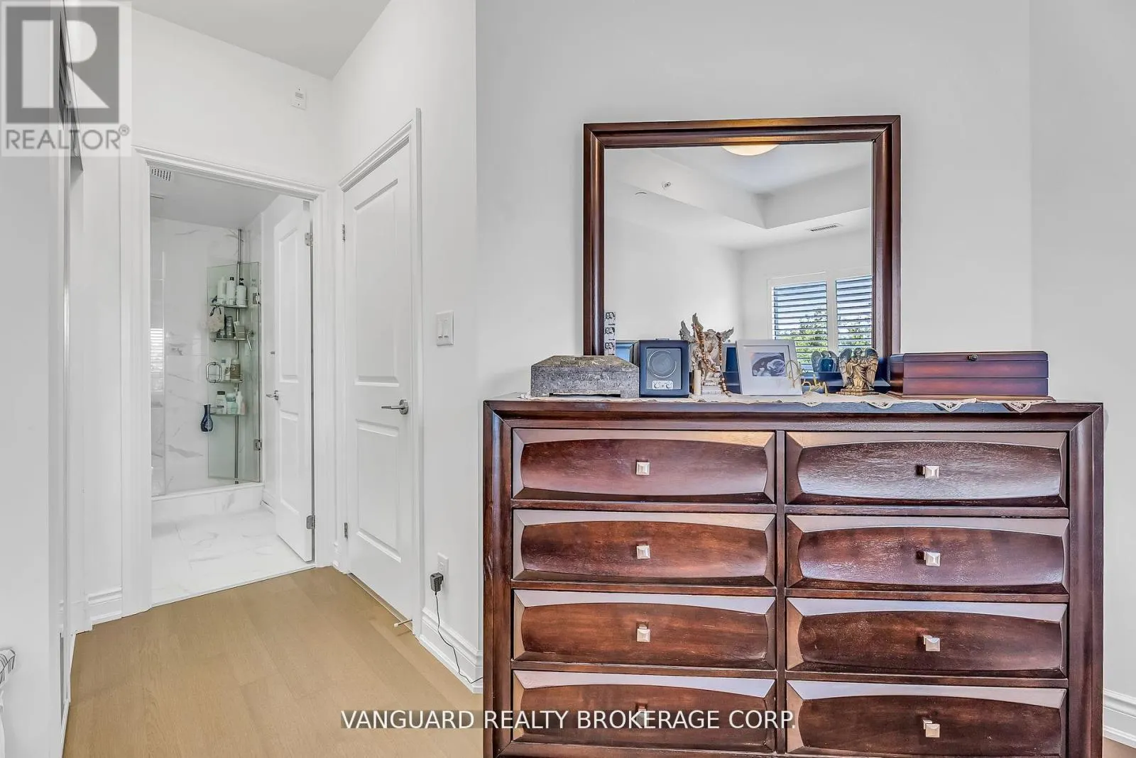 209 - 86 WOODBRIDGE AVENUE