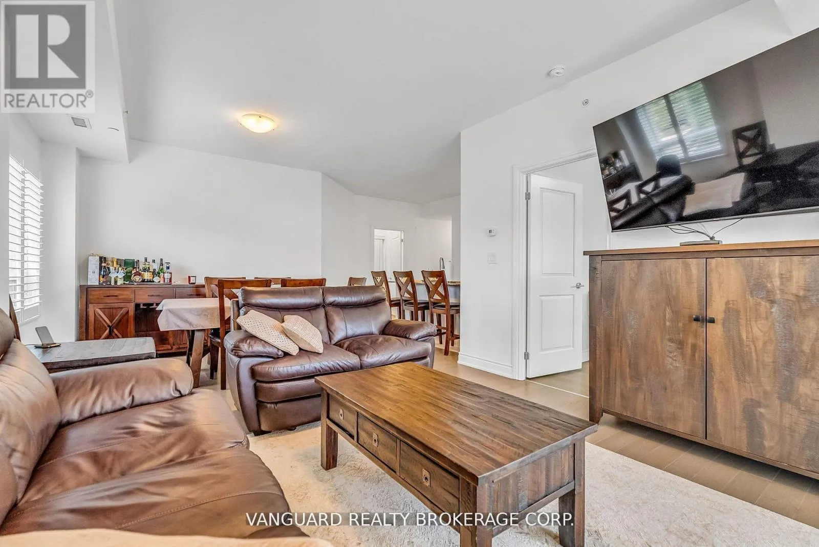 209 - 86 WOODBRIDGE AVENUE
