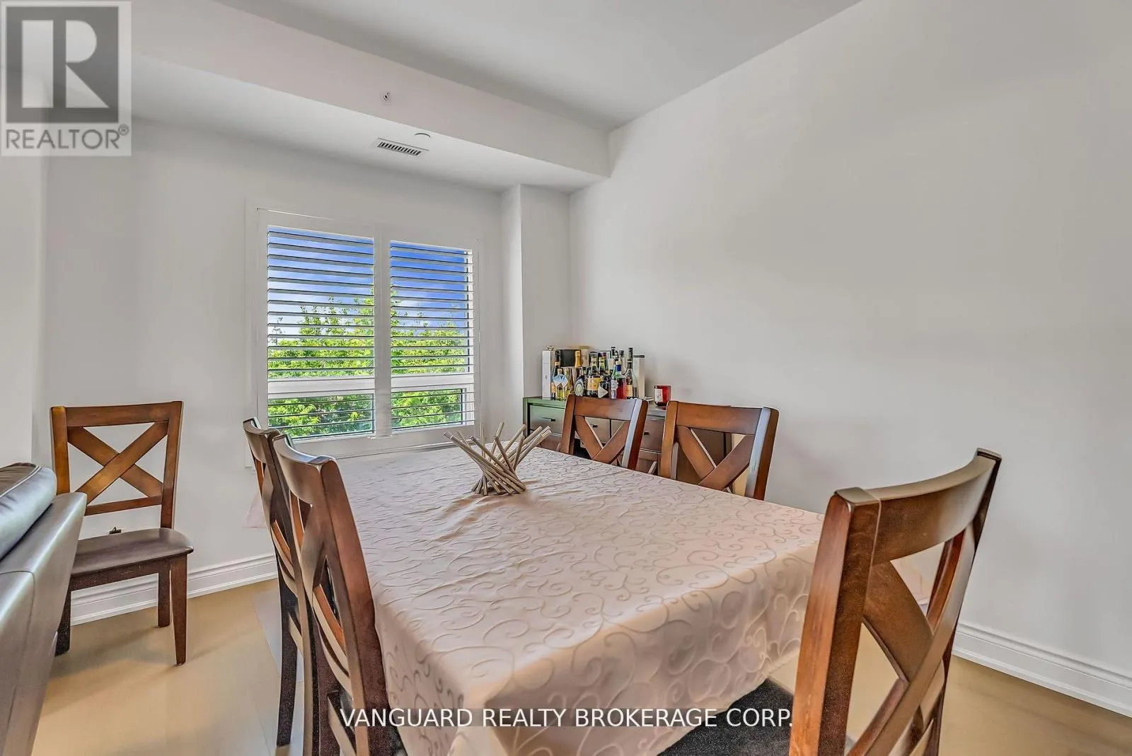 209 - 86 WOODBRIDGE AVENUE