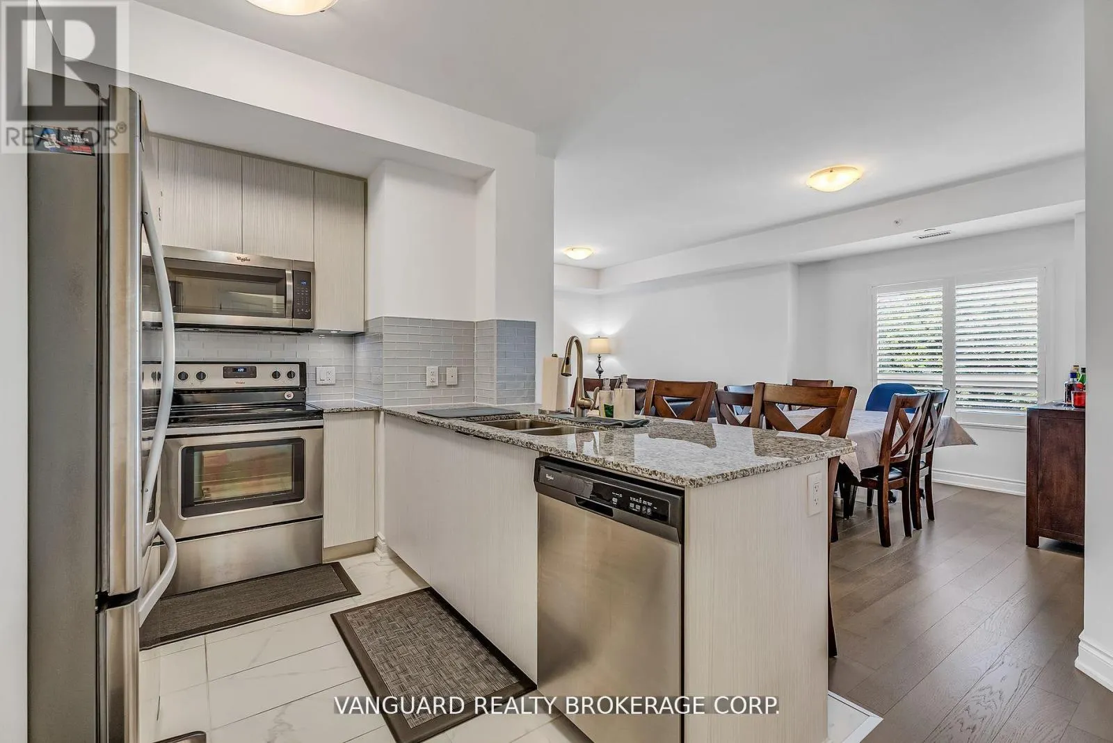 209 - 86 WOODBRIDGE AVENUE