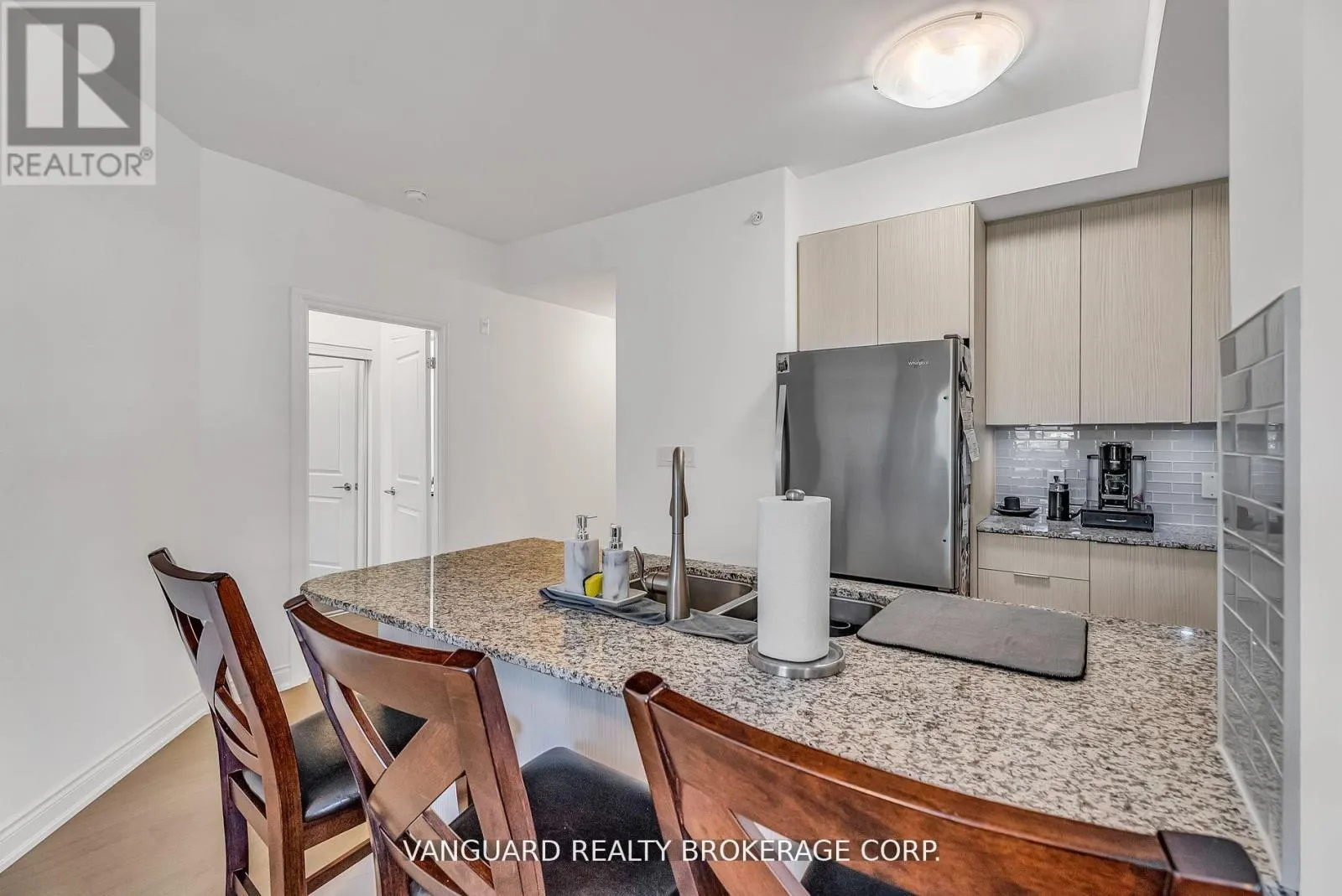 209 - 86 WOODBRIDGE AVENUE
