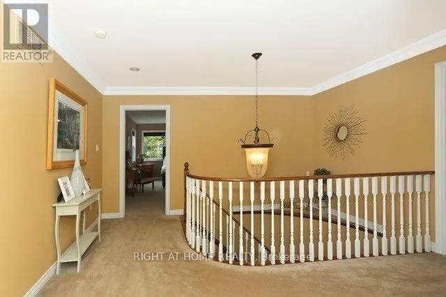 2 OAKVIEW PLACE