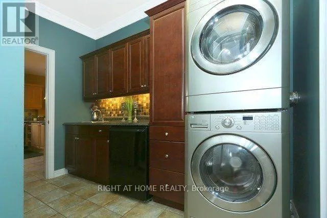 2 OAKVIEW PLACE