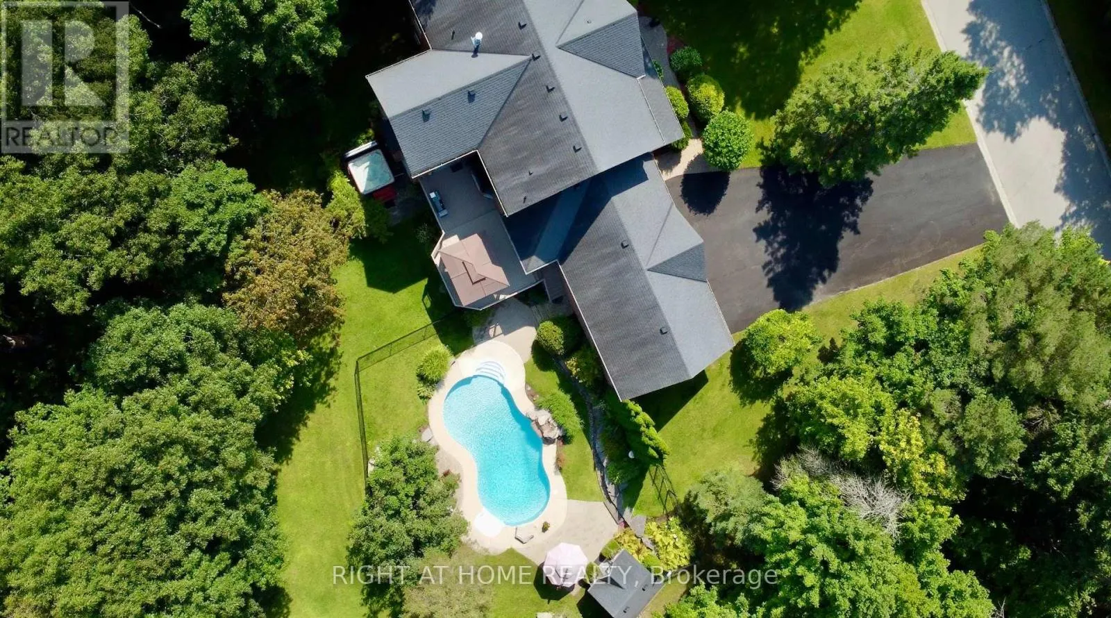 2 OAKVIEW PLACE