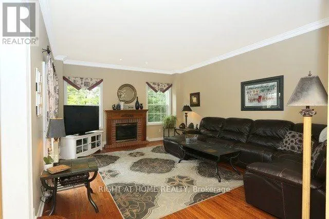 2 OAKVIEW PLACE