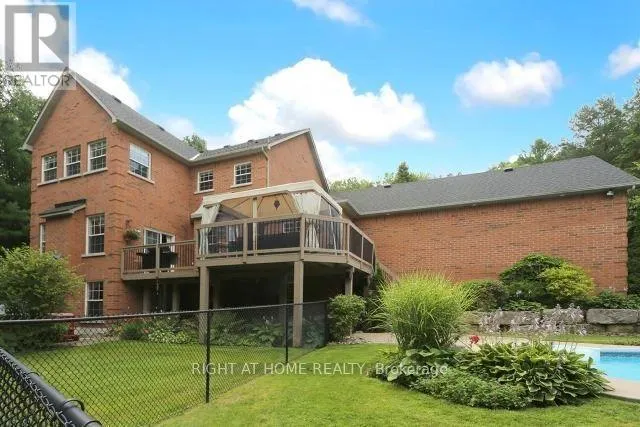 2 OAKVIEW PLACE