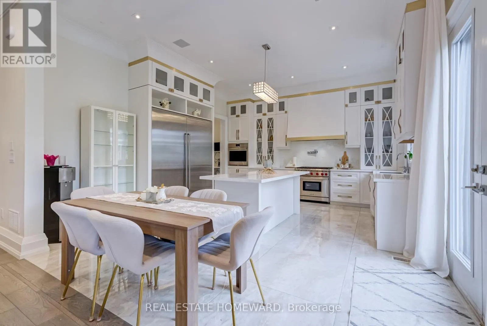 6 MACKAY DRIVE