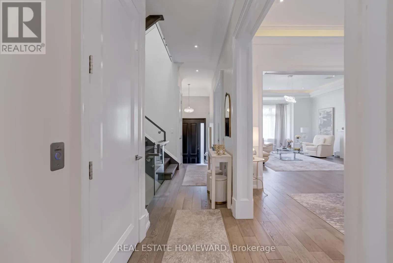 6 MACKAY DRIVE