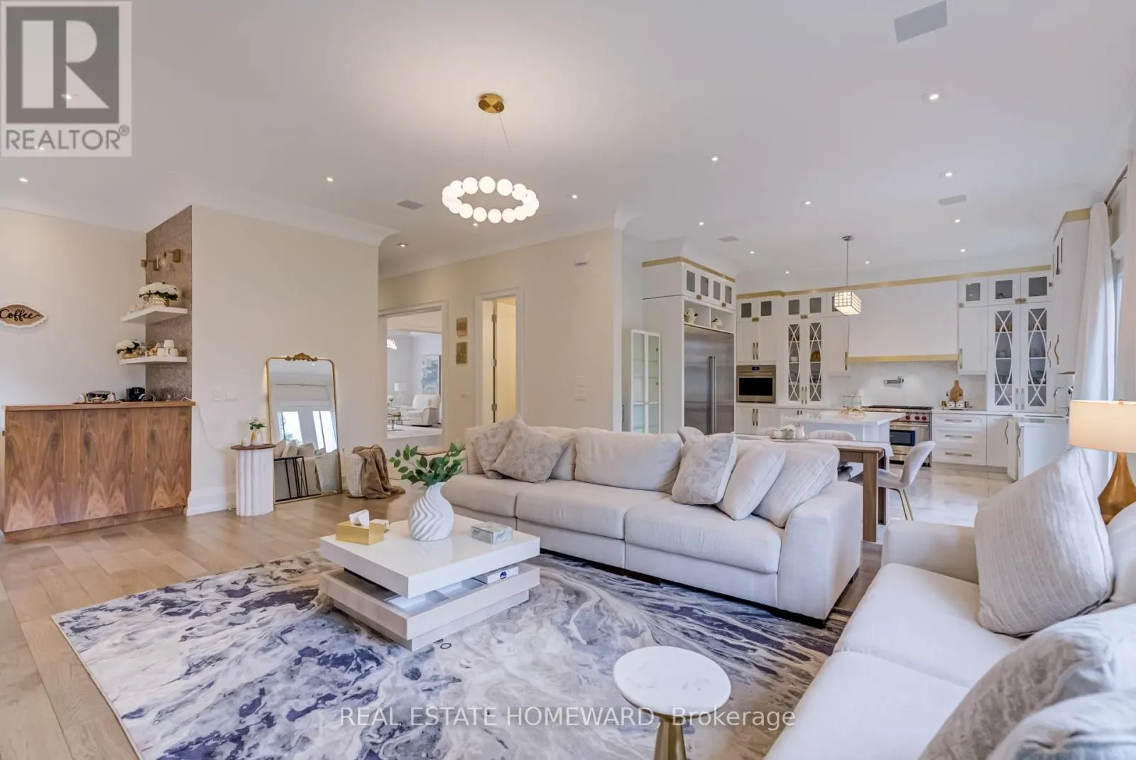 6 MACKAY DRIVE