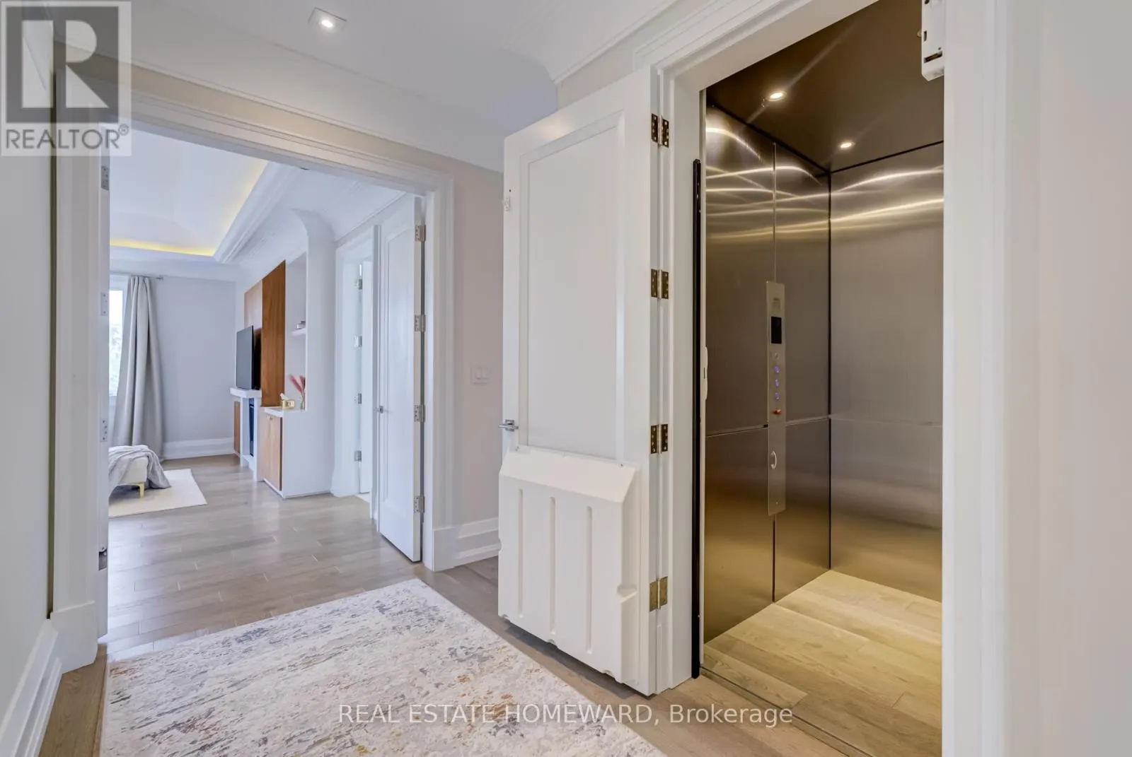 6 MACKAY DRIVE