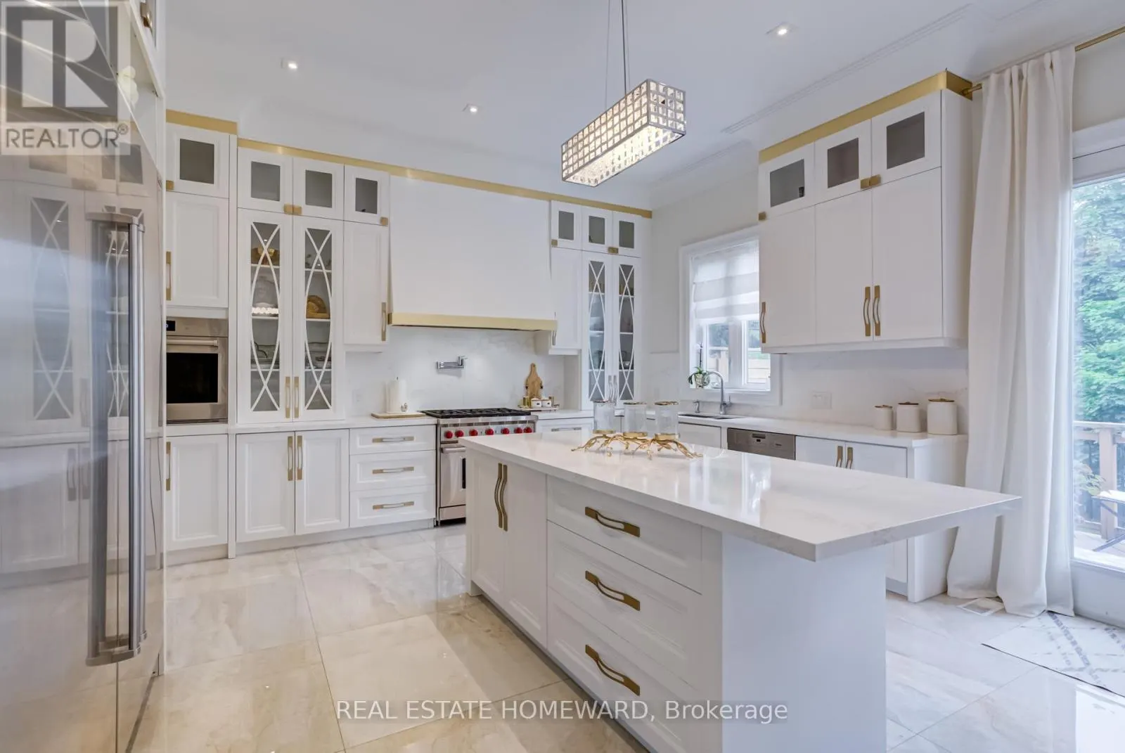6 MACKAY DRIVE
