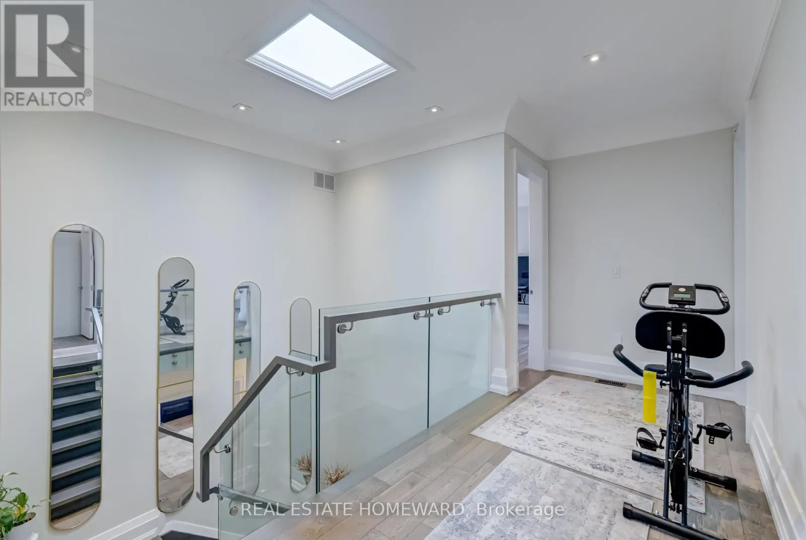 6 MACKAY DRIVE