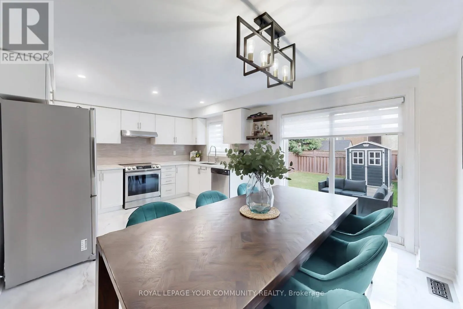 52 FOUR SEASONS CRESCENT