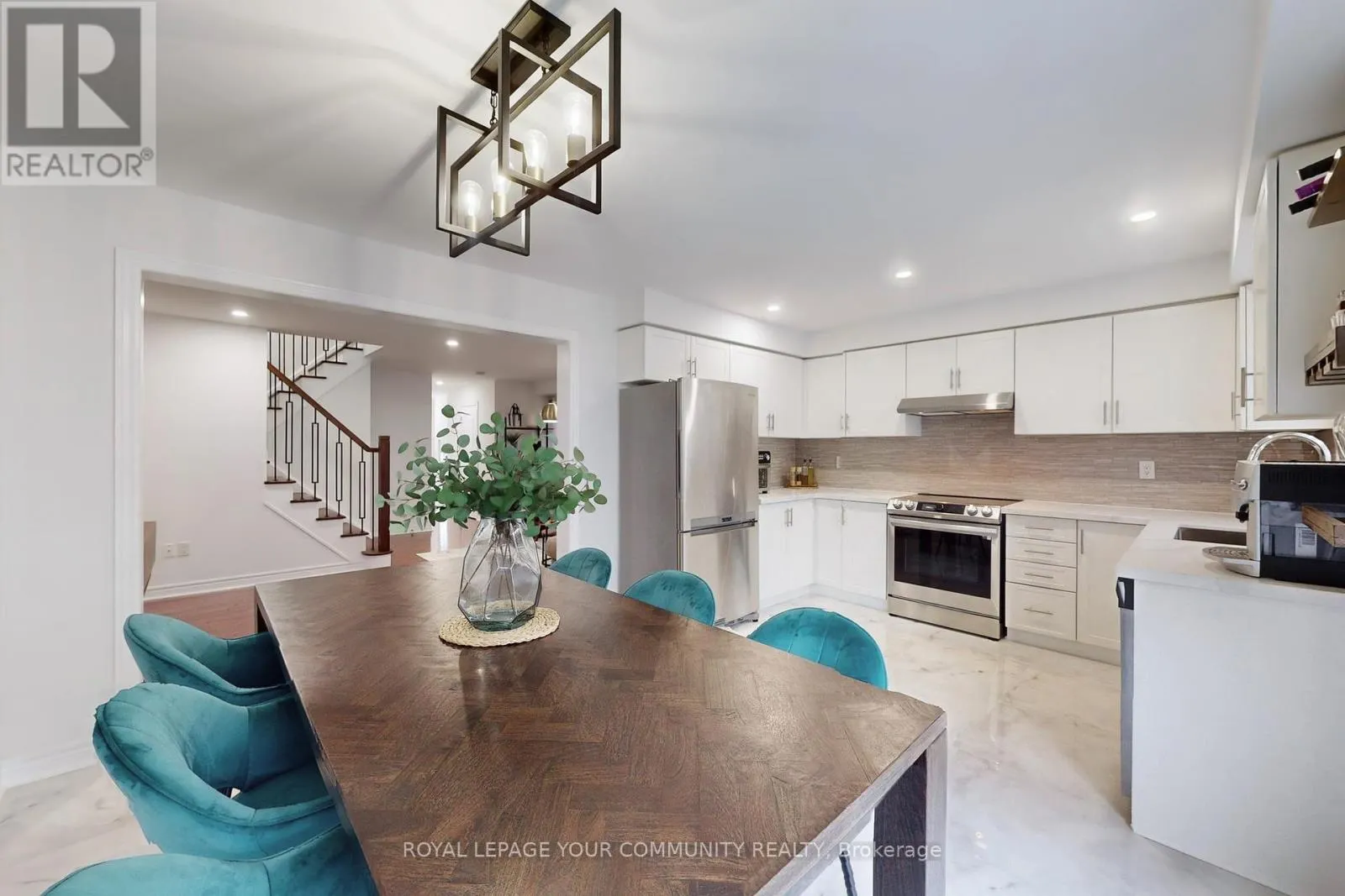 52 FOUR SEASONS CRESCENT
