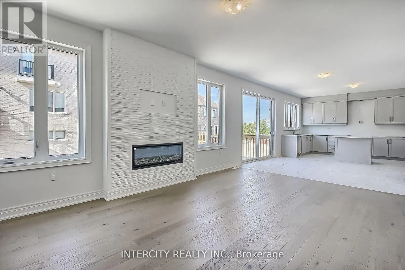 331 SEAVIEW HEIGHTS