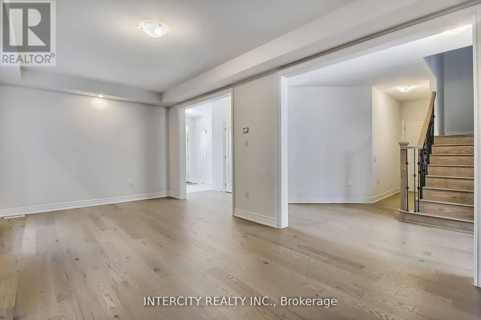 331 SEAVIEW HEIGHTS