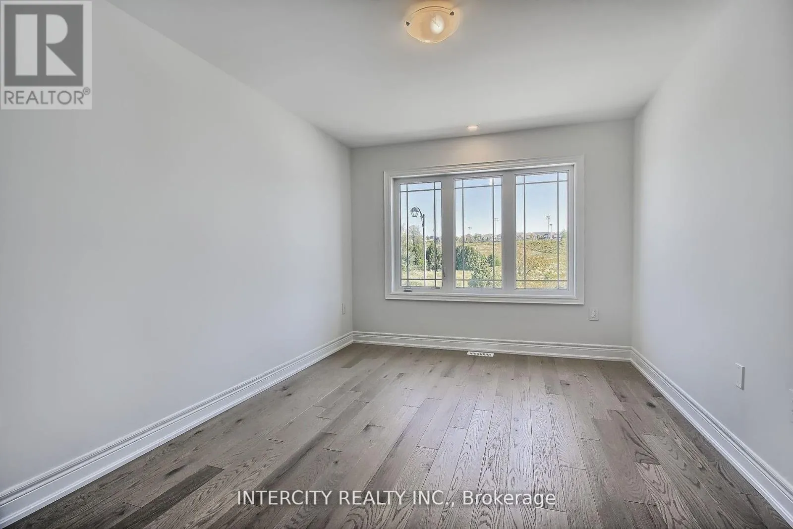 331 SEAVIEW HEIGHTS