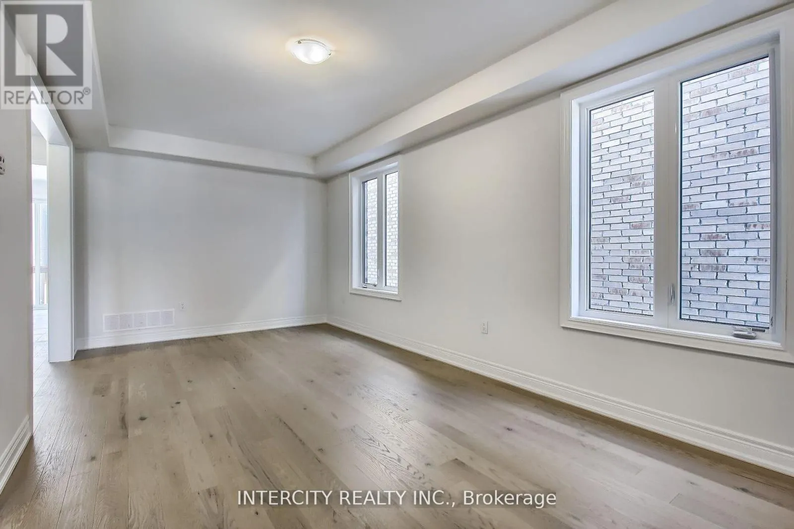 331 SEAVIEW HEIGHTS
