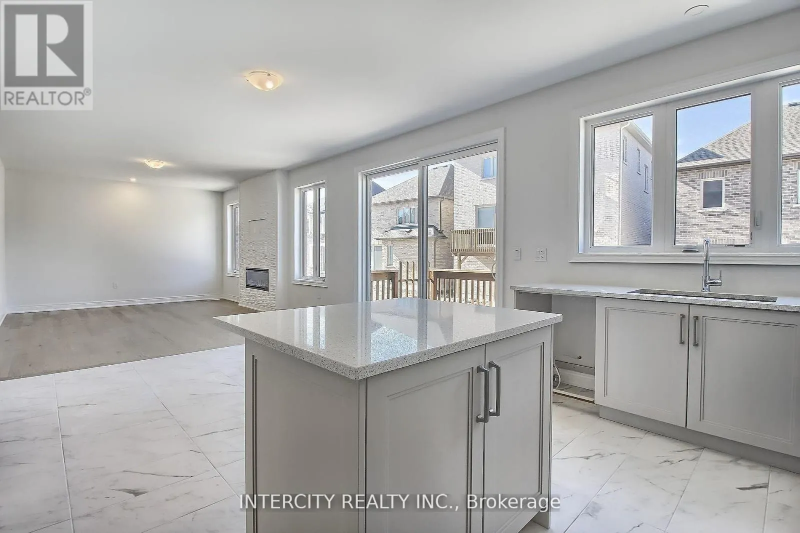 331 SEAVIEW HEIGHTS